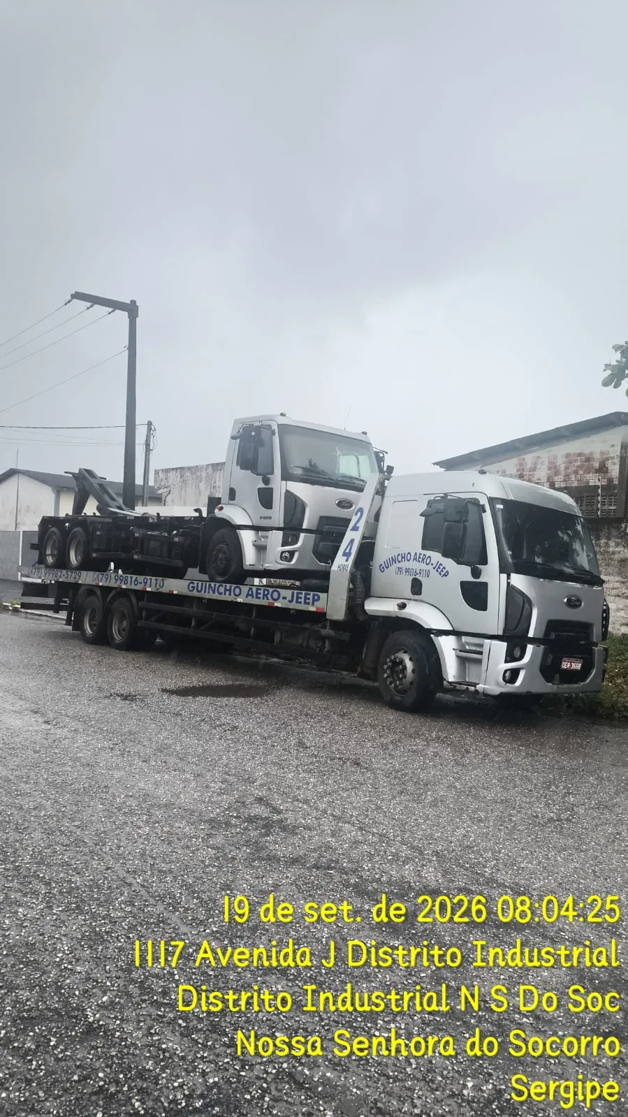 Remoção e transporte de caminhão a longa distância pelo Aero-Jeep